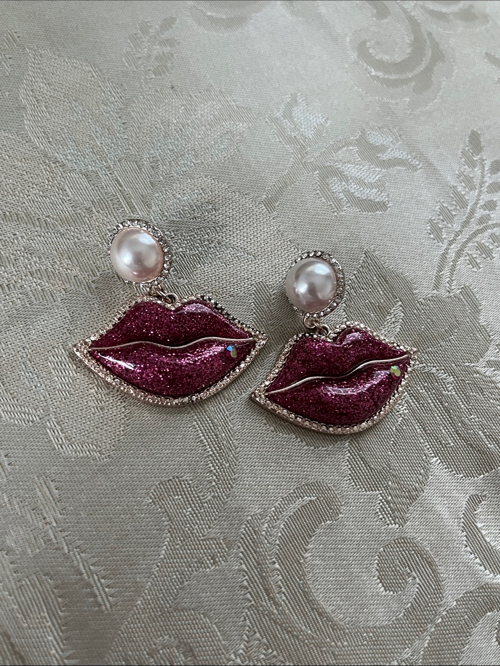 Betsey Johnson Pink Glitter Lucite Lip Earrings